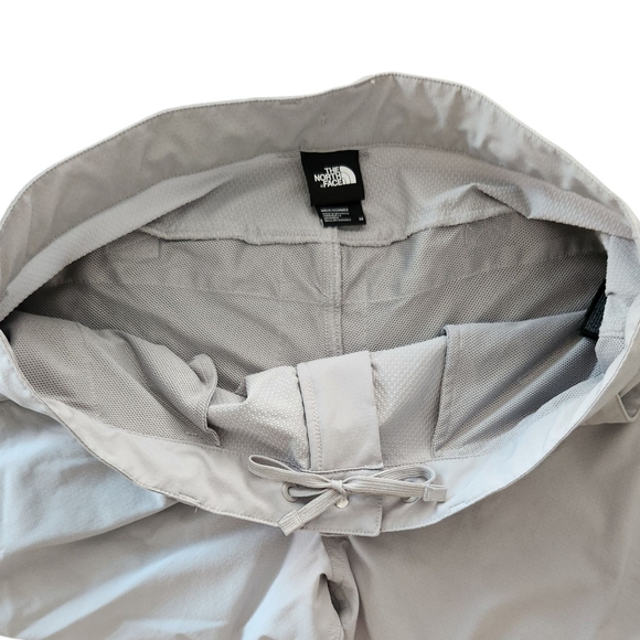 The North Face Men's Size 38 Meld Grey Rolling Sun FlashDry Shorts - Picture 4 of 13